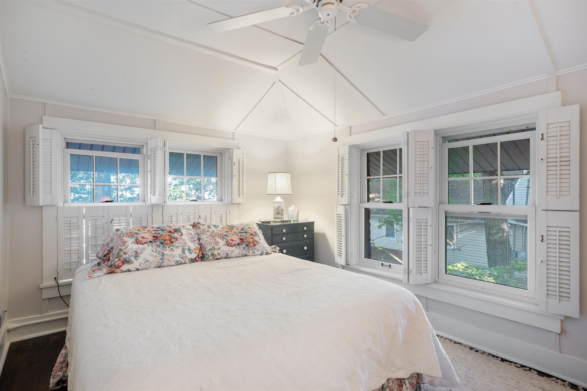 6835 North Kalorama Road Leesburg, IN 46538 - Photo 17 of 36 Gallery Image 17