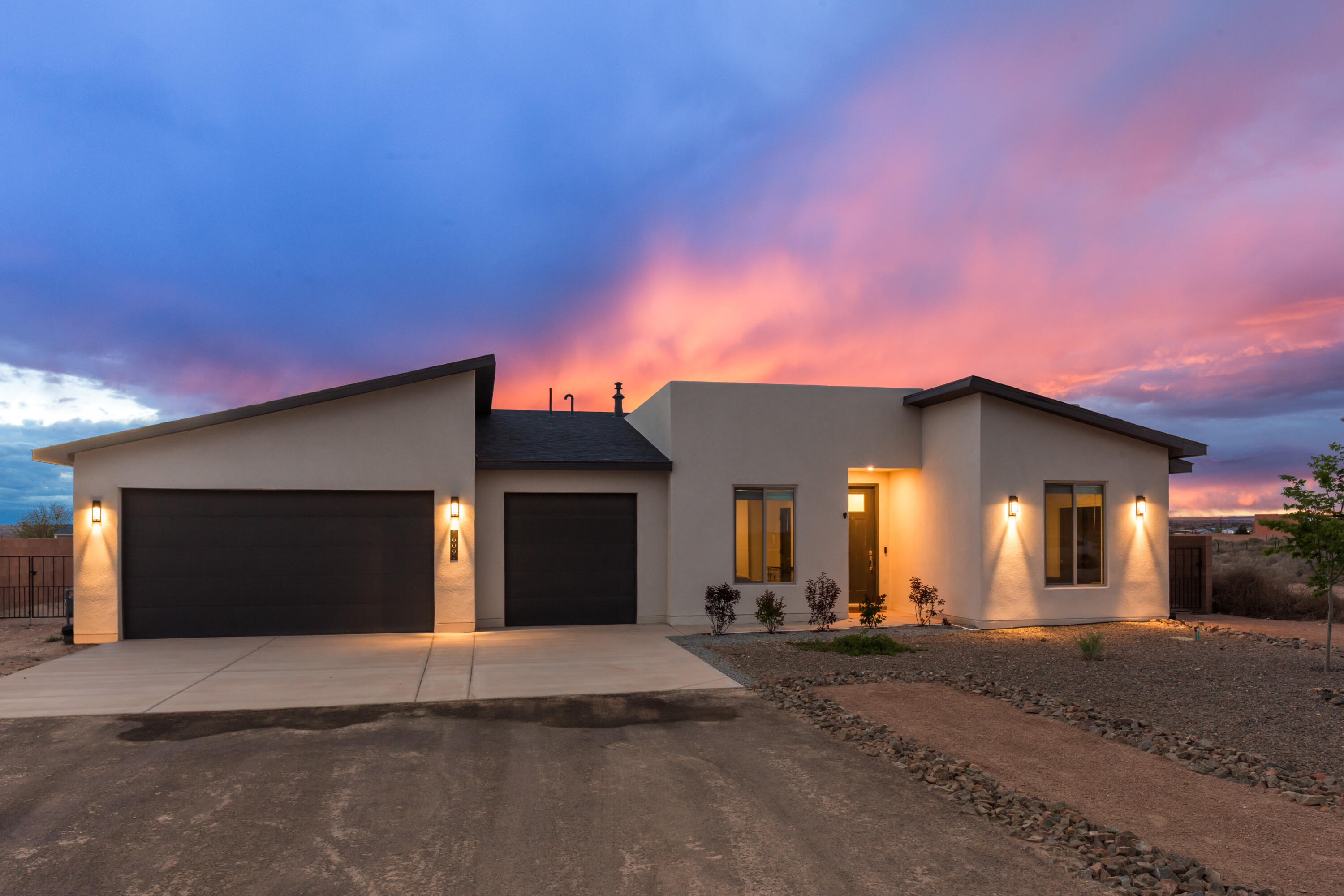609 2nd Street Northeast Rio Rancho, NM 87124 - Photo 2 of 72 Gallery Image 2