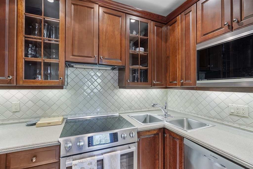 178 Commonwealth Avenue, Unit PH Boston, MA 02116 - Photo 10 of 28