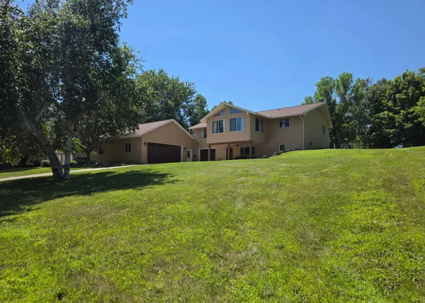 $365,000 | 7126 196th Avenue Northeast, New London, MN 56273