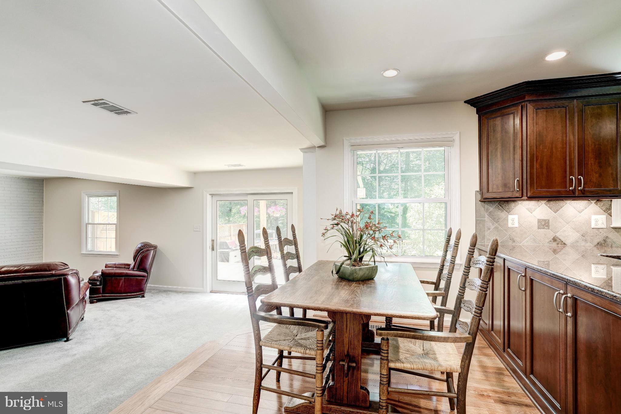 10152 Red Spruce Road Fairfax, VA 22032 - Photo 8 of 30 Kitchen