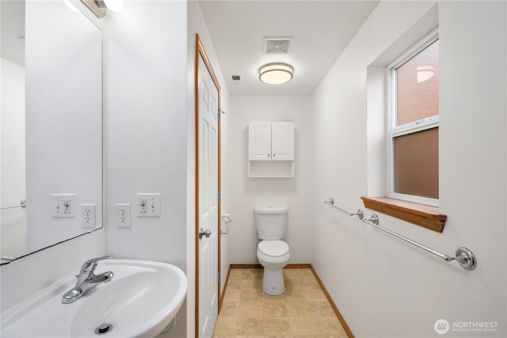 8823 Delridge Way Southwest, Unit B Seattle, WA 98106 - Photo 19 of 32