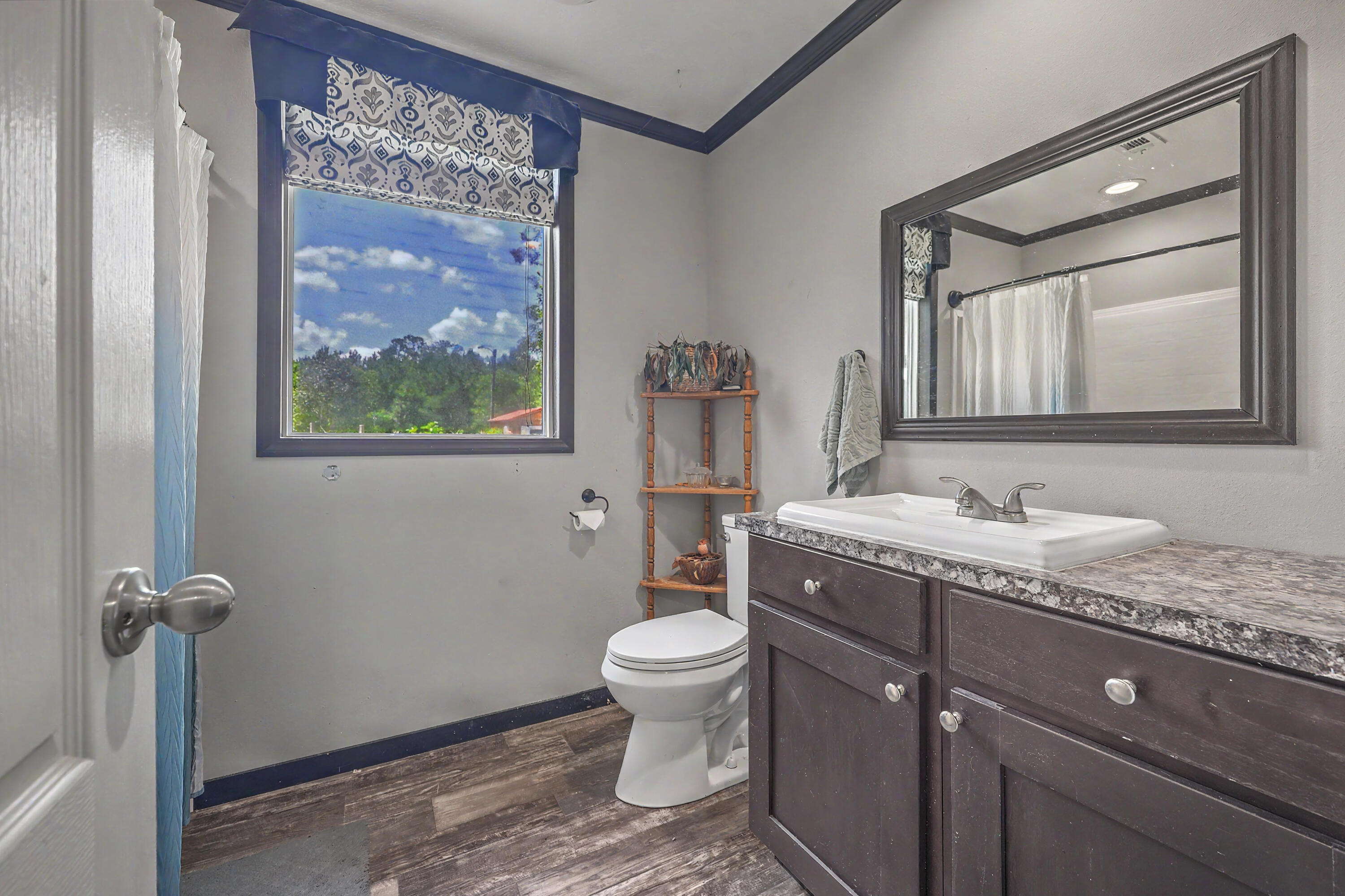 654 Second Texas Road St. George, SC 29477 - Photo 18 of 36 Hall Bathroom