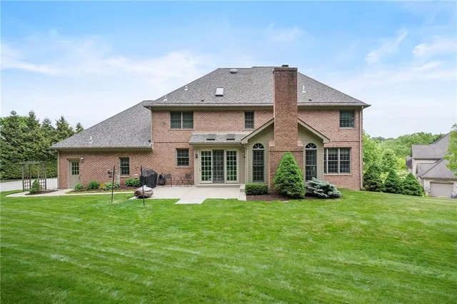 $975,000 | 113 West Wild Cherry Drive, Mars, PA 16046