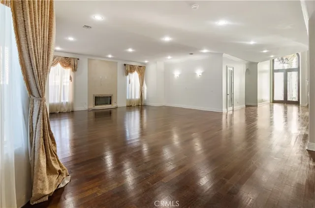 $8,995 | 18811 Redwing Street, Tarzana, CA 91356