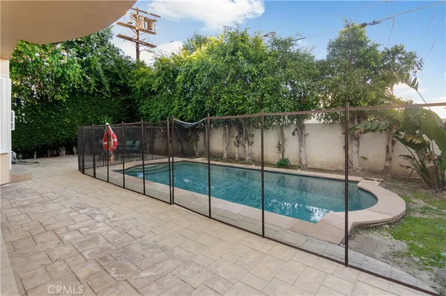 $8,995 | 18811 Redwing Street, Tarzana, CA 91356