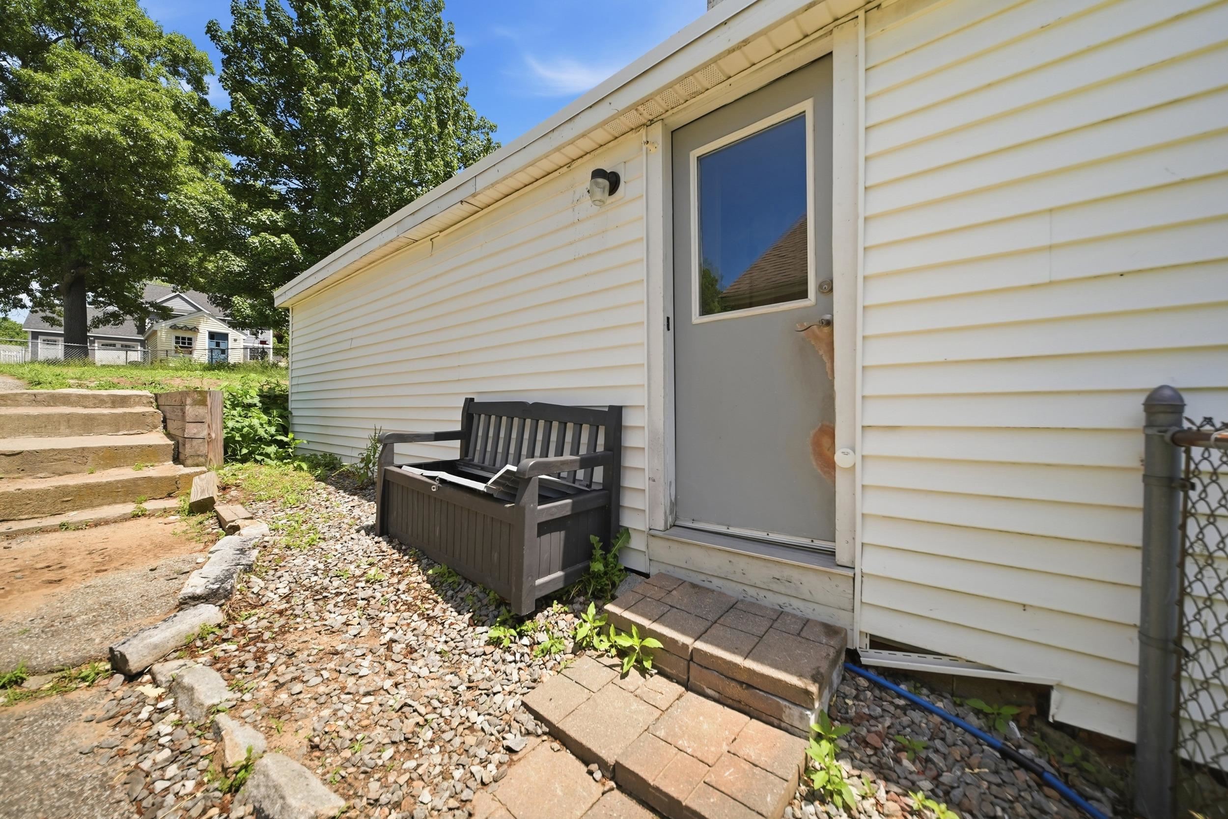 58 Cottage Avenue Manchester, NH 03103 - Photo 20 of 31