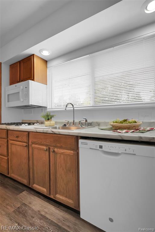 18248 Farmington Road Livonia, MI 48152 - Photo 5 of 30