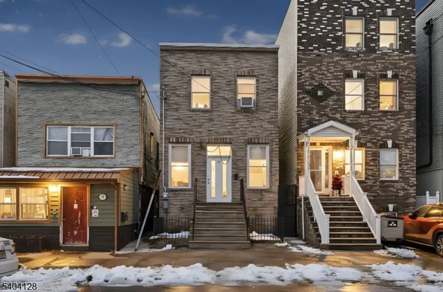 $3,500 | 15 Wales Avenue, Jersey City, NJ 07306