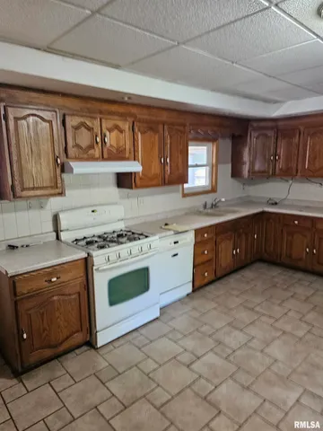 $70,000 | 610 West Wilmot Street, Chillicothe, IL 61523