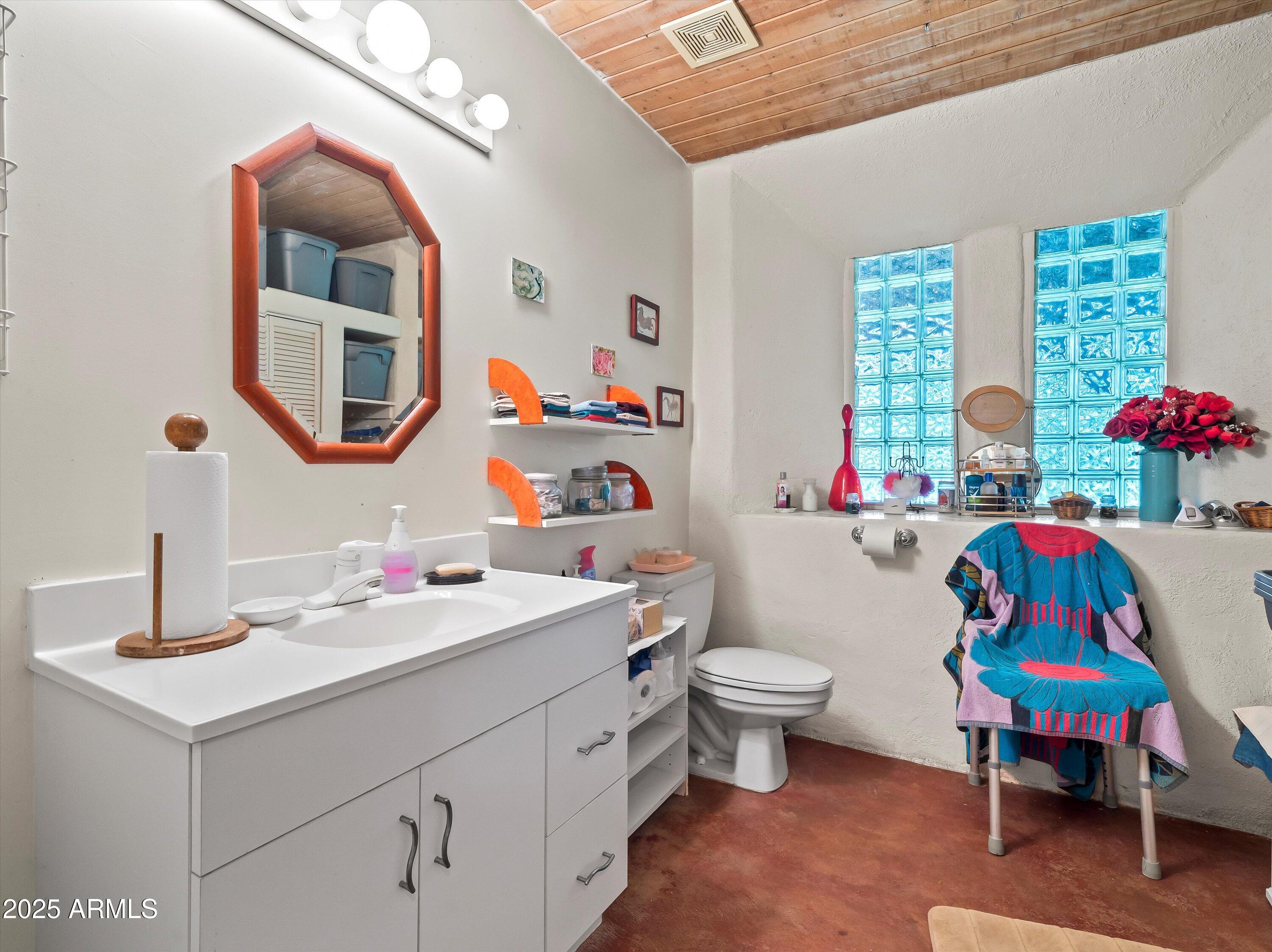 4489 North Ocotillo Road Benson, AZ 85602 - Photo 51 of 60 Guest Home Bathroom
