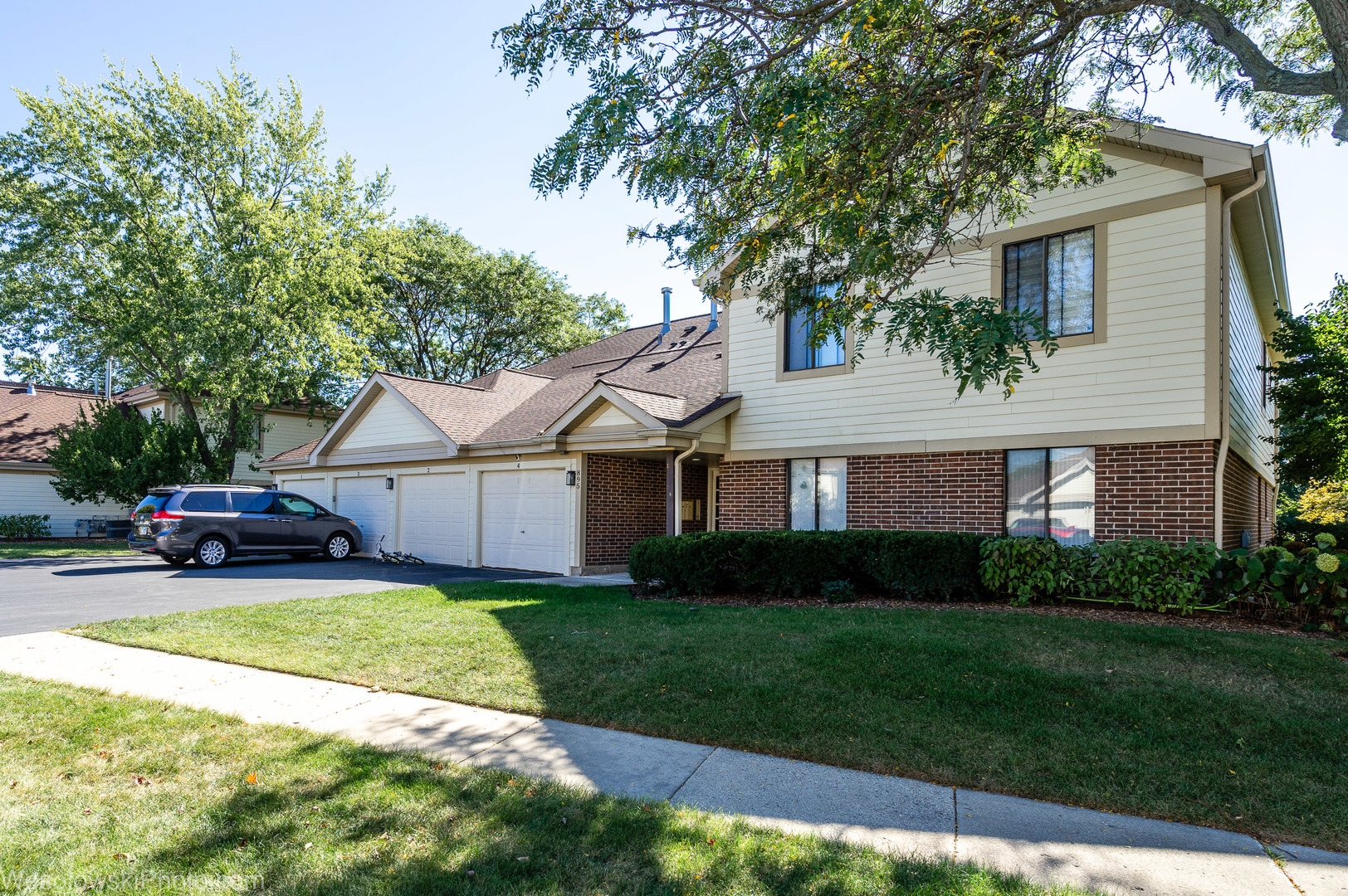 895 Coach Road, Unit 1 Palatine, IL 60074 - Photo 1 of 20 Gallery Image 1