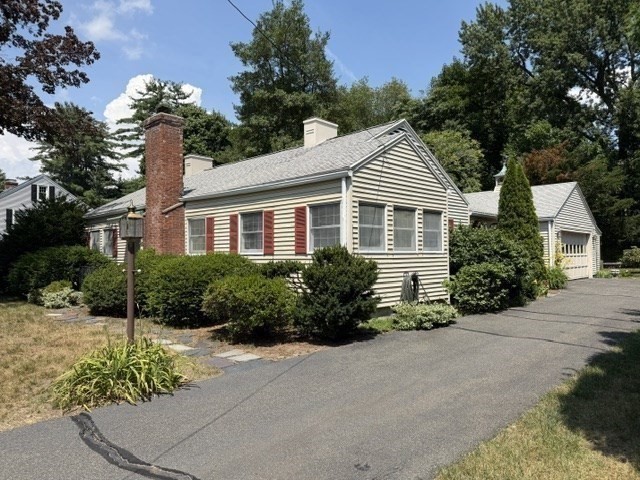 139 Burbank Road Longmeadow, MA 01106 - Photo 2 of 41