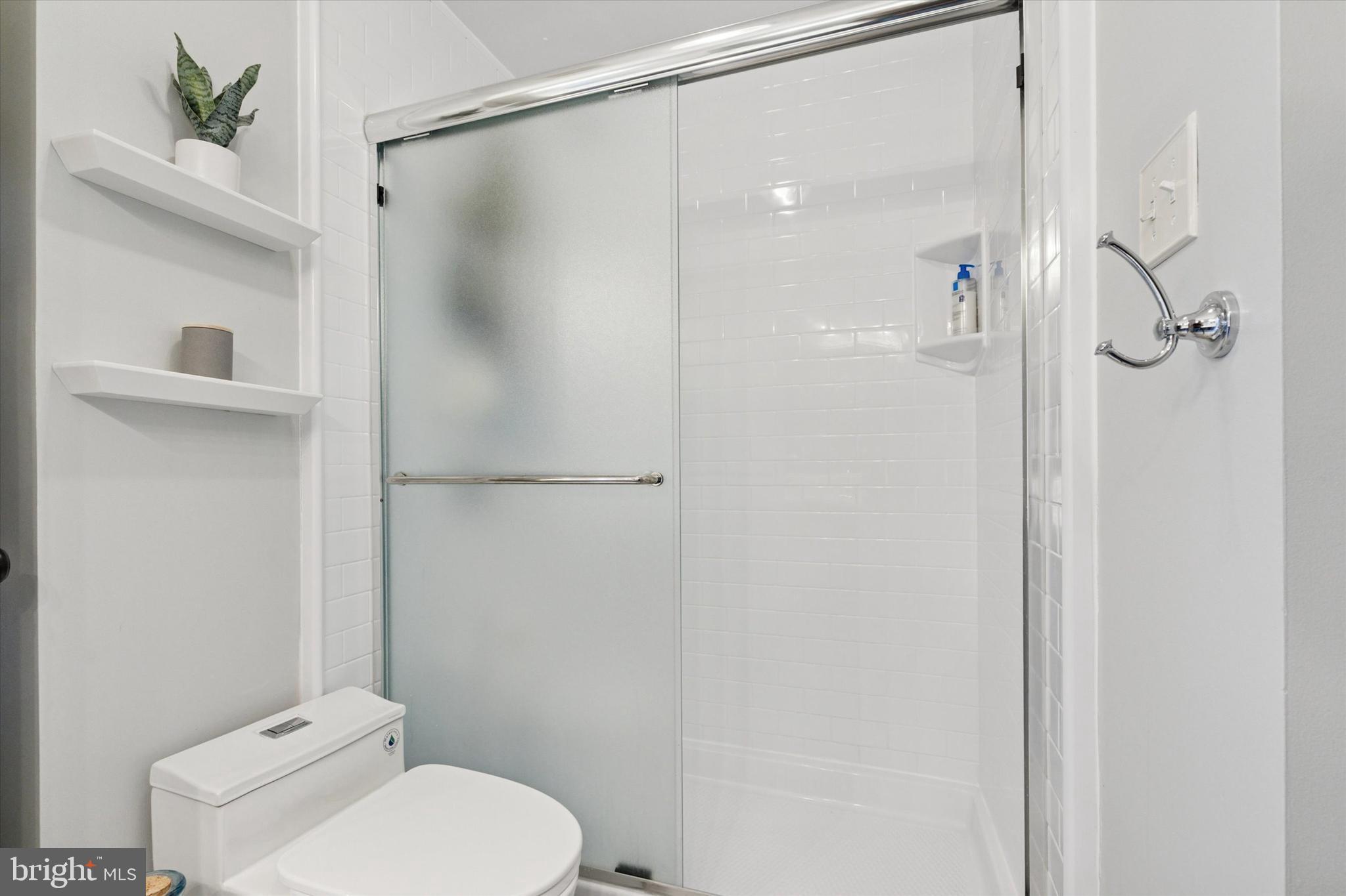 20 Kingston Road Media, PA 19063 - Photo 38 of 50 Stall shower
