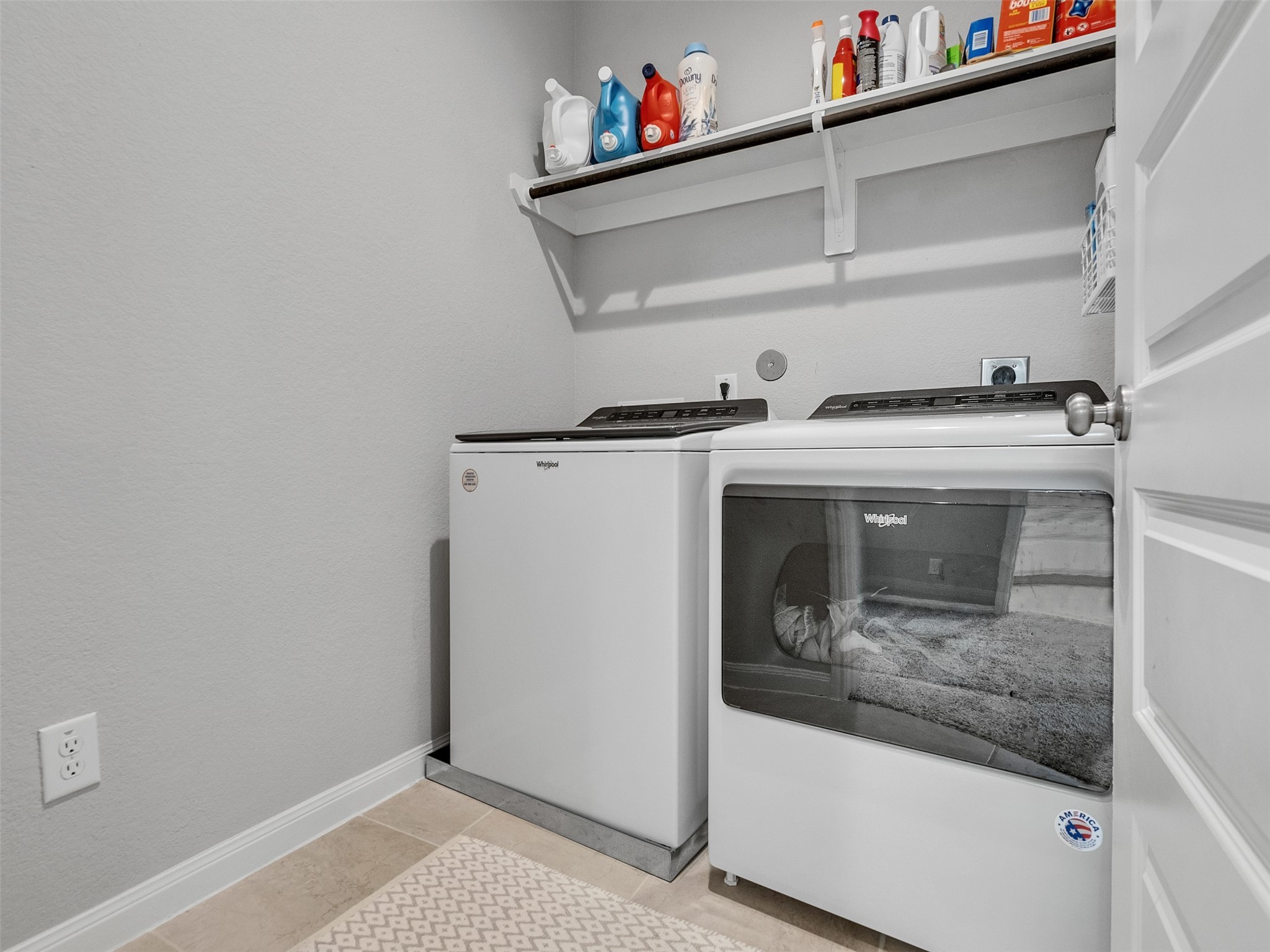 3118 Cloud Forest Lane Houston, TX 77080 - Photo 29 of 40 a utility room with dryer and washer
