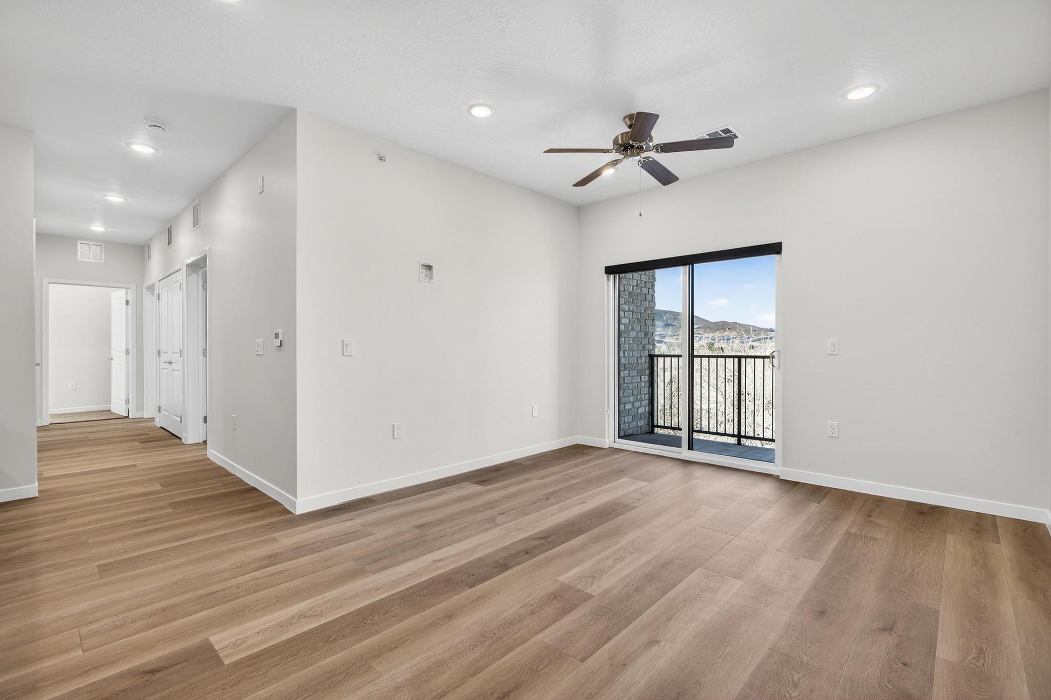 983 West State Street, Unit C203 Hurricane, UT 84737 - Photo 5 of 48 DSC09505