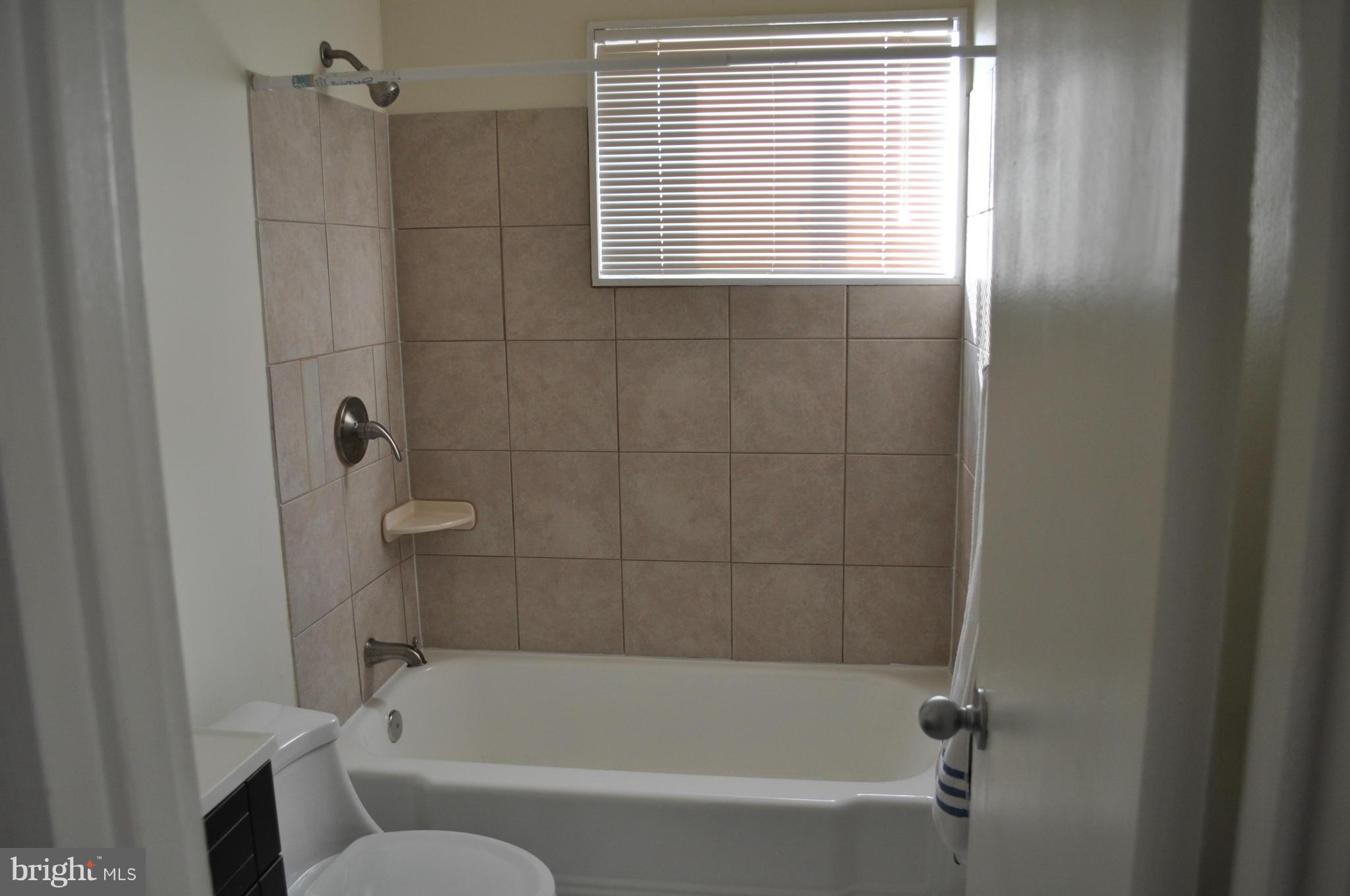 301 Anacostia Road Southeast, Unit 2 BEDROOM Washington, DC 20019 - Photo 3 of 19 Bath