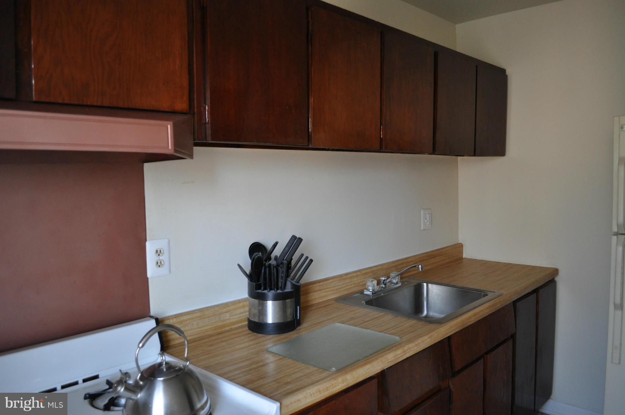 301 Anacostia Road Southeast, Unit 2 BEDROOM Washington, DC 20019 - Photo 9 of 19 Kitchen