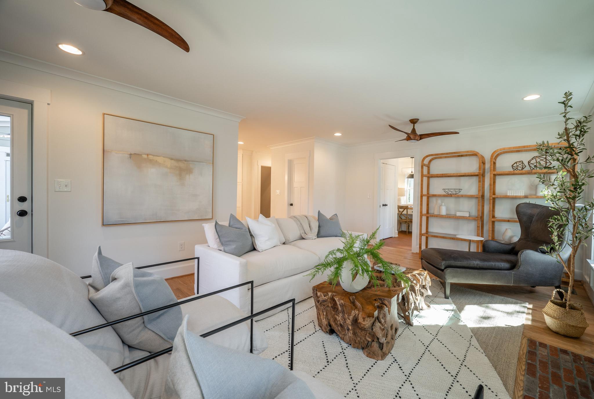 304 Lee Circle Alexandria, VA 22305 - Photo 12 of 62 Family Room