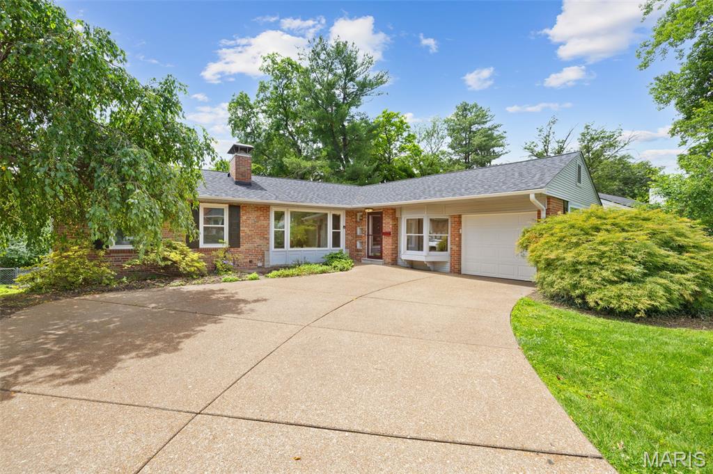 216 Turf Court Webster Groves, MO 63119 - Photo 1 of 37