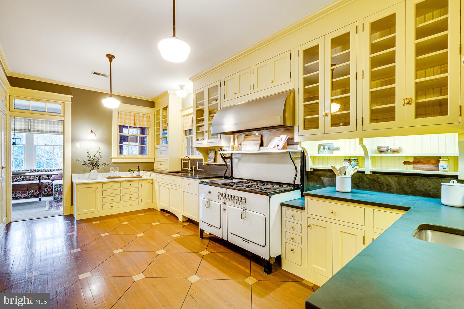 3512 Rittenhouse Street Northwest Washington, DC 20015 - Photo 28 of 132