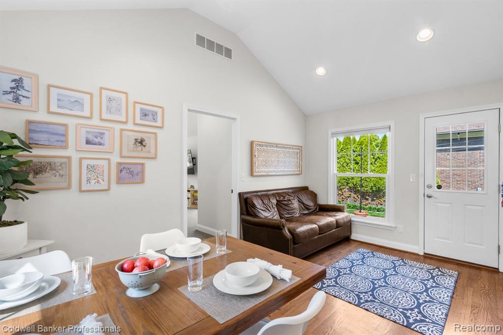 631 Washington Road Grosse Pointe, MI 48230 - Photo 15 of 32 Gallery Image 15