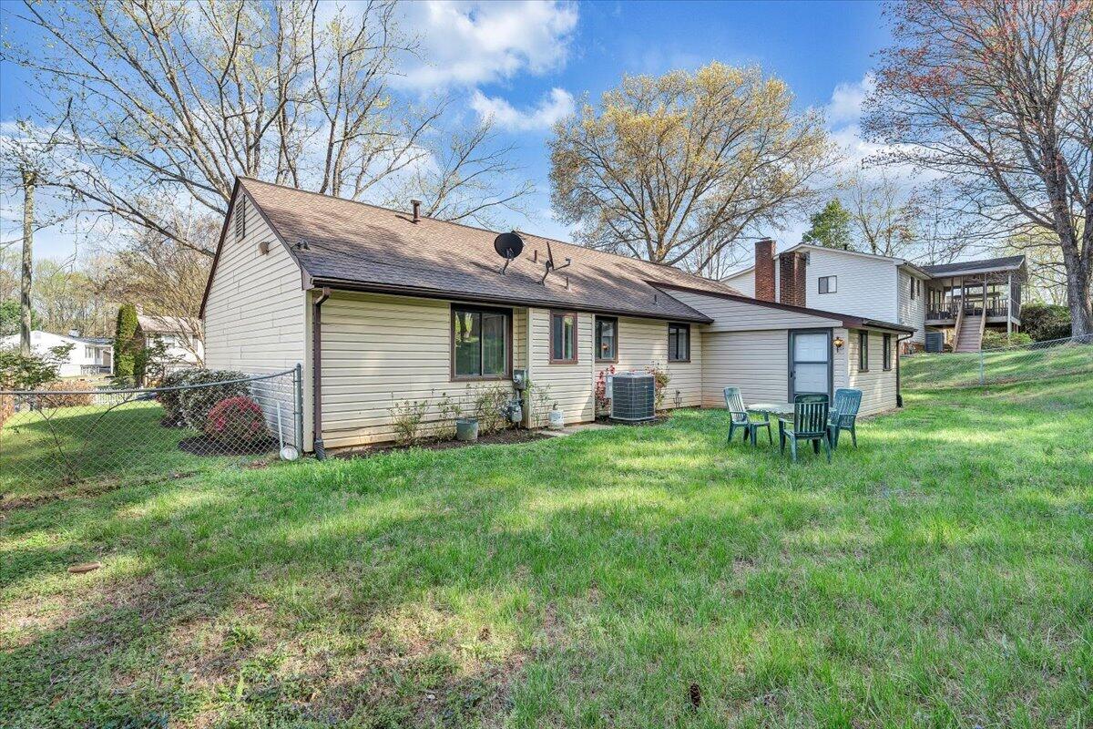 2159 Beavers Lane Vinton, VA 24179 - Photo 38 of 45 a view of a yard with a house