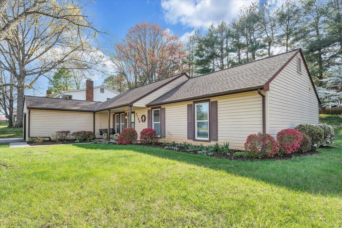 2159 Beavers Lane Vinton, VA 24179 - Photo 43 of 45 a front view of house with yard and garage