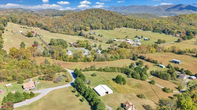 $475,000 | 21 Wing Walker Way, Buena Vista, VA 24416