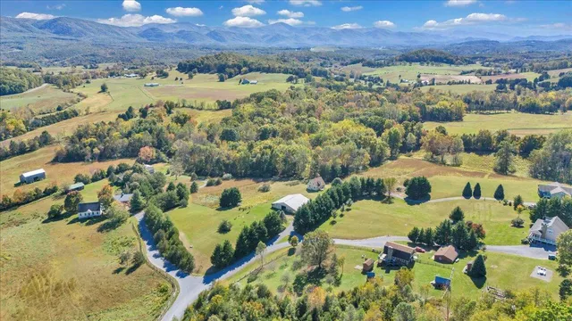 $475,000 | 21 Wing Walker Way, Buena Vista, VA 24416