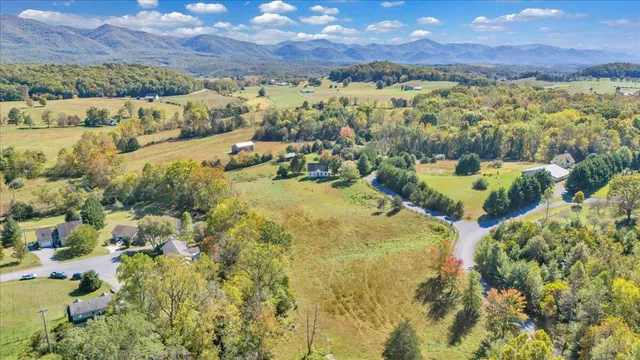 $475,000 | 21 Wing Walker Way, Buena Vista, VA 24416