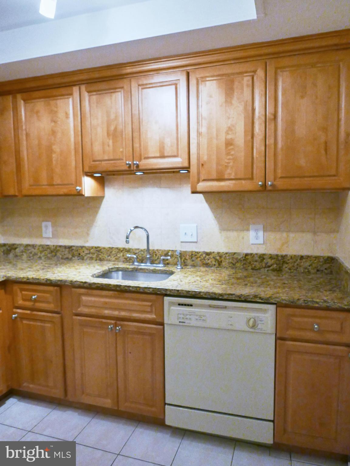 10020 Stedwick Road, Unit 302 Montgomery Village, MD 20886 - Photo 3 of 30 Kitchen