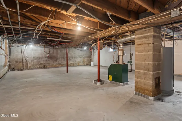 $284,900 | 12 Arcadia Court, Colonie, NY 12205