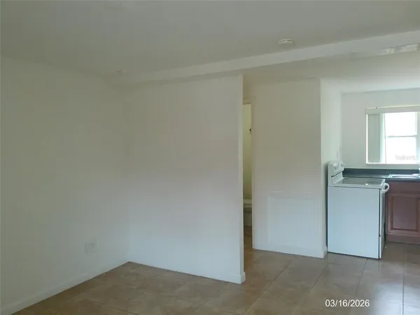 $1,200 | 808 South Central Avenue, Lakeland, FL 33815