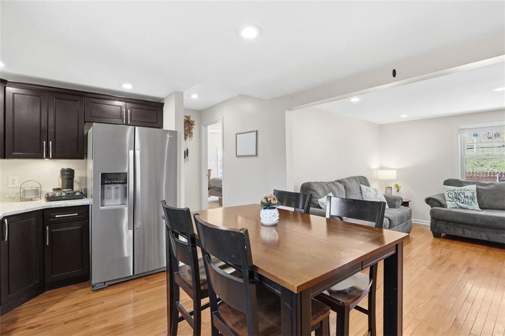 181 Foxwood Road Coraopolis, PA 15108 - Photo 13 of 48