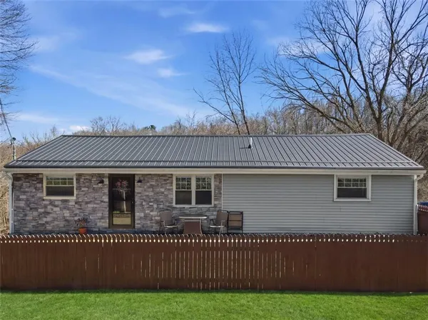 $300,000 | 181 Foxwood Road, Coraopolis, PA 15108