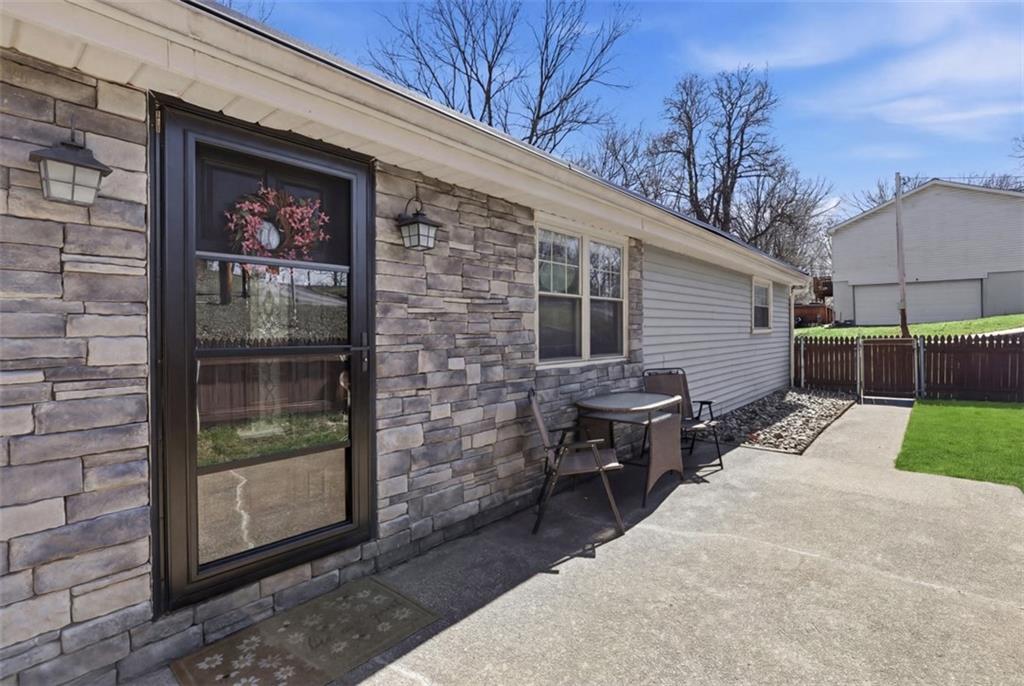 181 Foxwood Road Coraopolis, PA 15108 - Photo 3 of 48