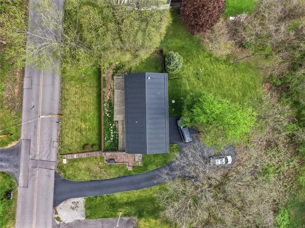 $300,000 | 181 Foxwood Road, Coraopolis, PA 15108