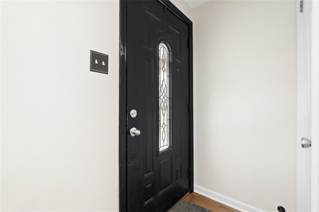 181 Foxwood Road Coraopolis, PA 15108 - Photo 4 of 48