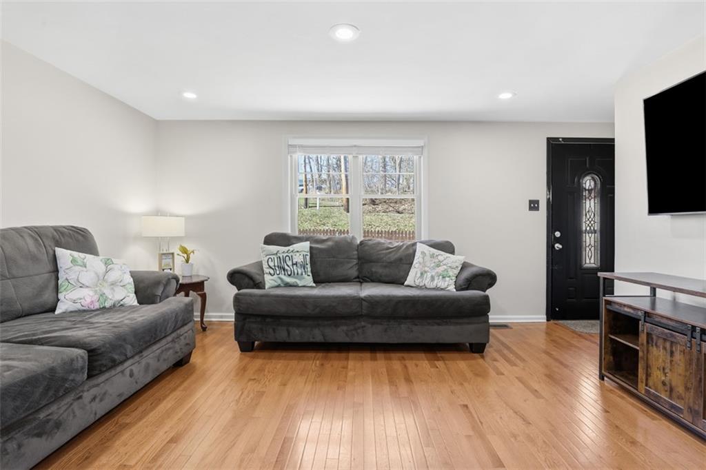 181 Foxwood Road Coraopolis, PA 15108 - Photo 7 of 48