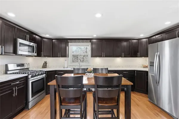 $300,000 | 181 Foxwood Road, Coraopolis, PA 15108
