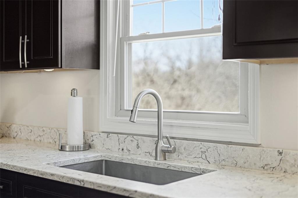 181 Foxwood Road Coraopolis, PA 15108 - Photo 10 of 48