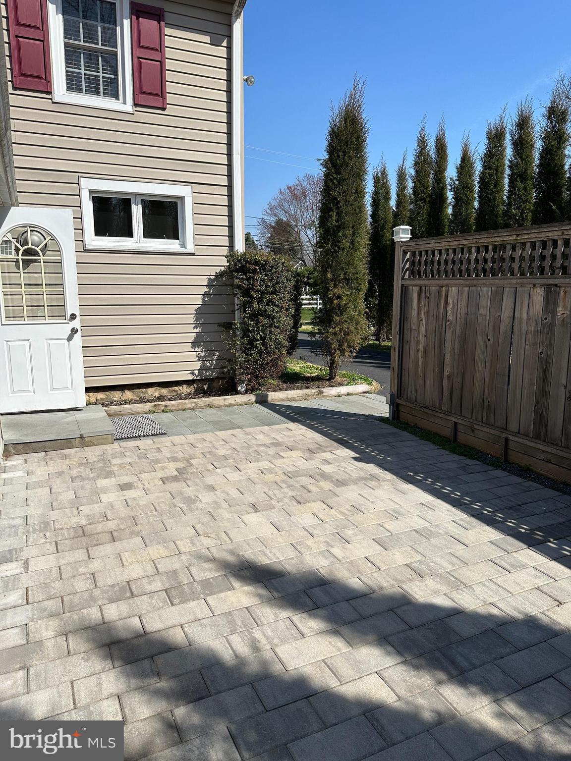 515 Street Road New Hope, PA 18938 - Photo 2 of 25 Side patio