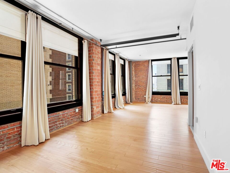 460 South Spring Street, Unit 512 Los Angeles, CA 90013 - Photo 10 of 33