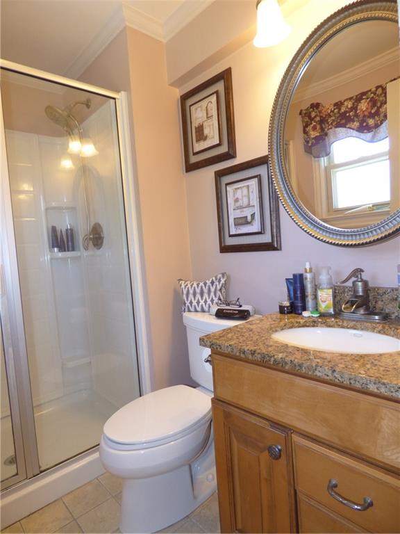 237 Perry Street Pittsburgh, PA 15239 - Photo 13 of 25 Master Bath