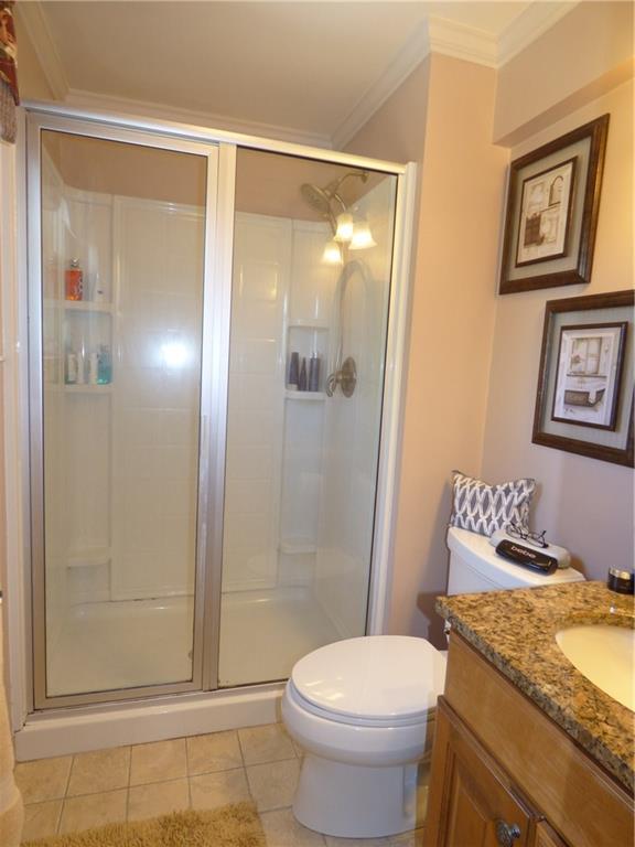 237 Perry Street Pittsburgh, PA 15239 - Photo 14 of 25 Master Bath