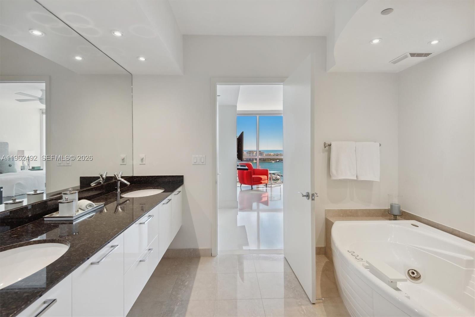 400 Alton Road, Unit 1910 Miami Beach, FL 33139 - Photo 10 of 20