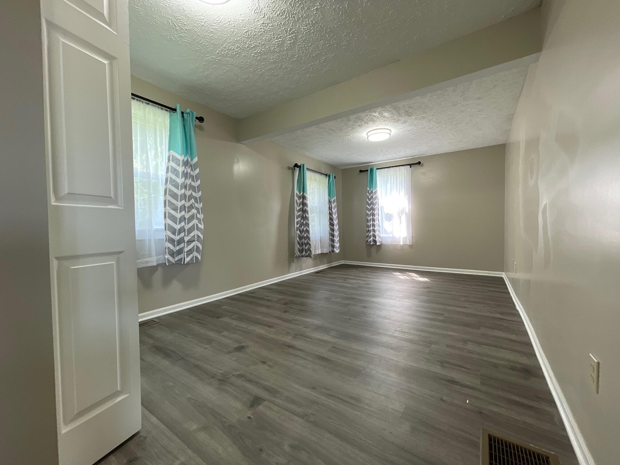 5138 Hughes Road Lansing, MI 48911 - Photo 18 of 32 70613184213__715CA926-EA08-483B-889C-45B