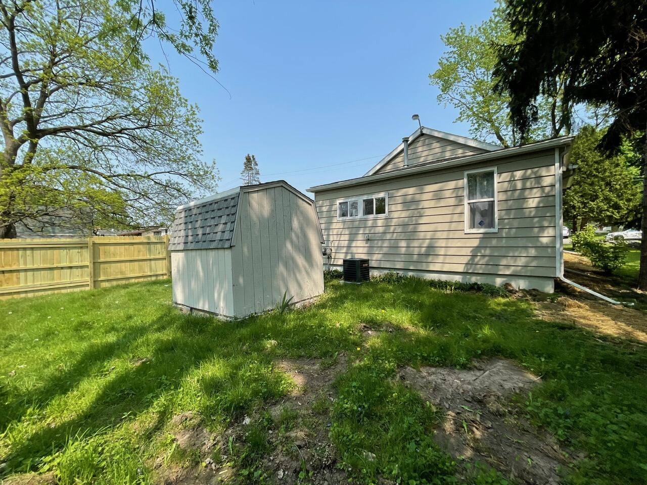 5138 Hughes Road Lansing, MI 48911 - Photo 5 of 32 70613157640__F74DADF0-14A3-433B-BC7B-FA3