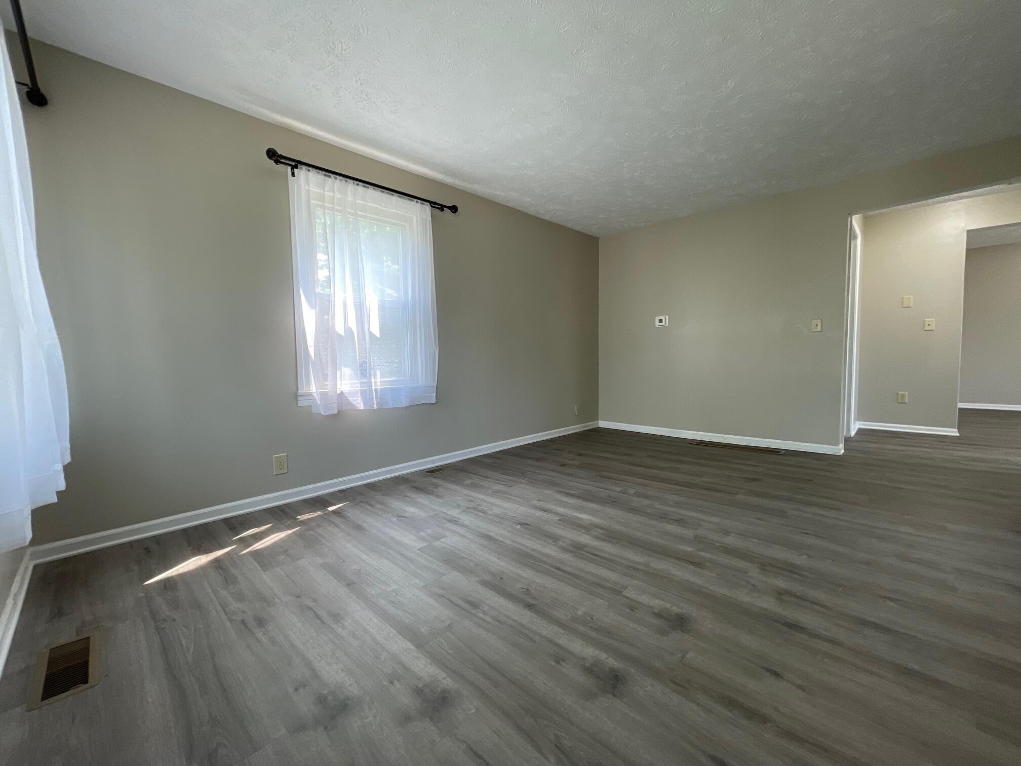 5138 Hughes Road Lansing, MI 48911 - Photo 6 of 32 70613167635__E153B122-4BA0-4EE9-AD06-E4A